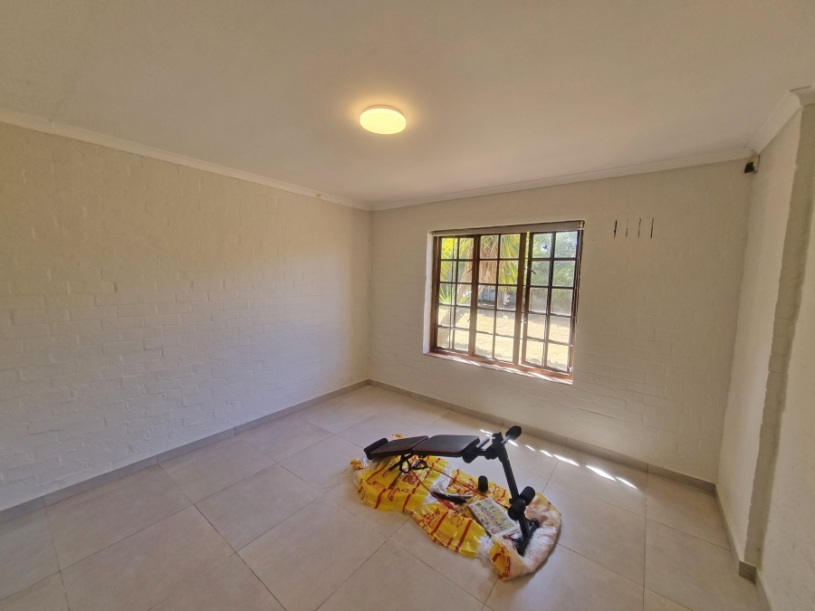 To Let 5 Bedroom Property for Rent in Brentwood Park Western Cape